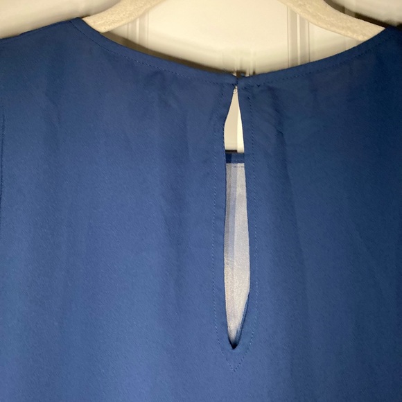 NWT Express navy blue hi-low shear top with open slit sleeves. - Picture 7 of 9